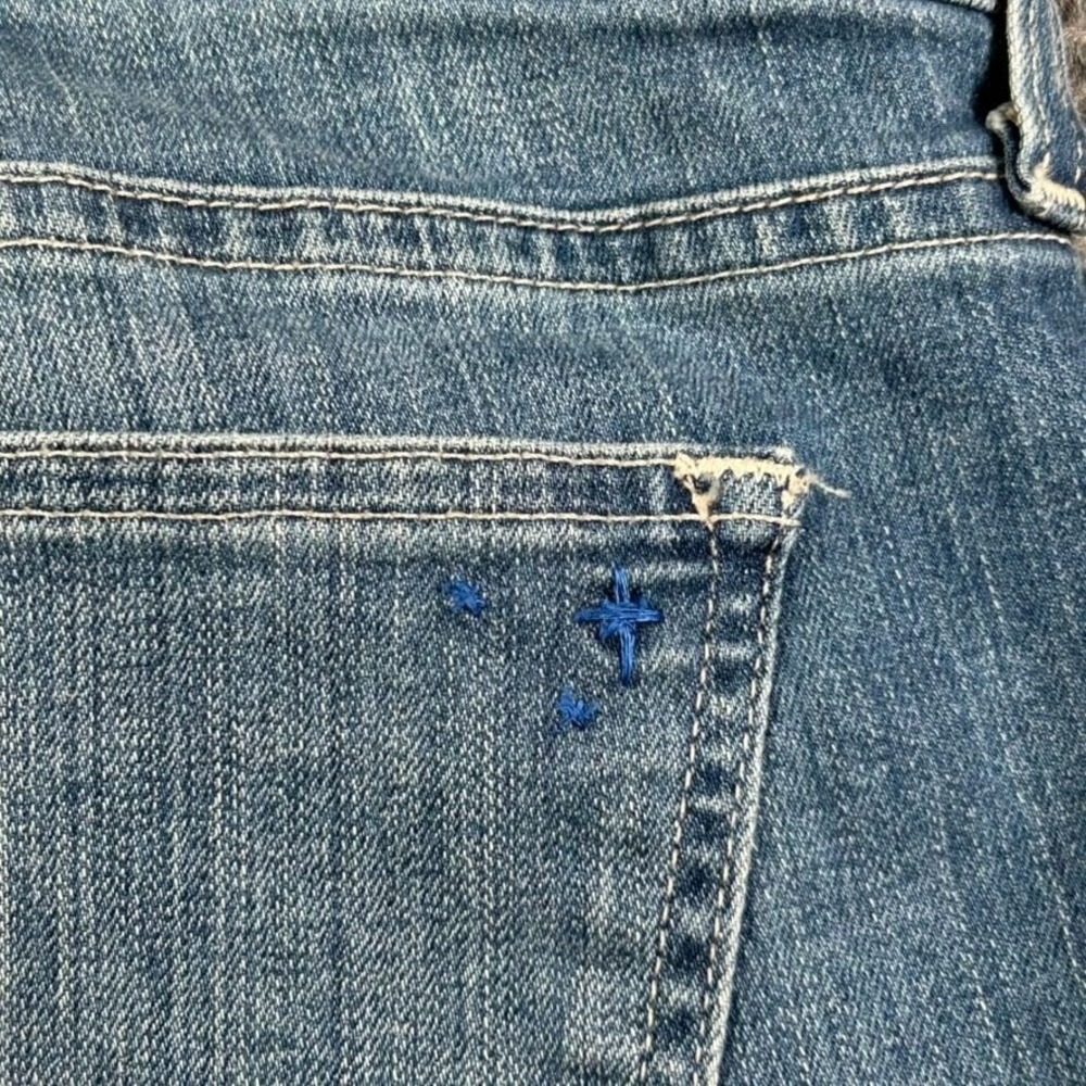 Big Star Hydra Cigarette Fit Jeans Womens 28 Light Wash Distressed Denim Casual - Picture 5 of 13